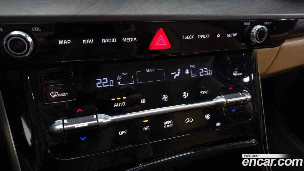 Kia Carnival 9-Seater Signature, 2022