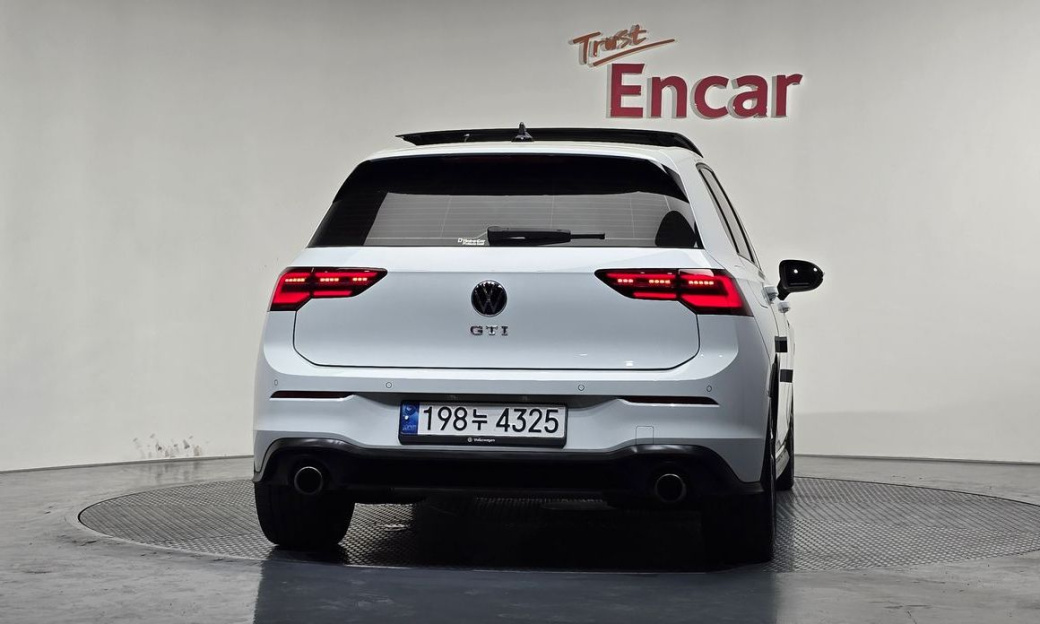 Volkswagen Golf 2.0 GTI, 2024