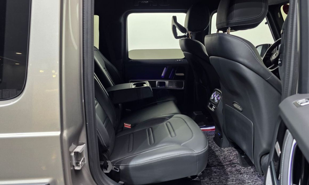 Mercedes-Benz G-Class G450d, 2025