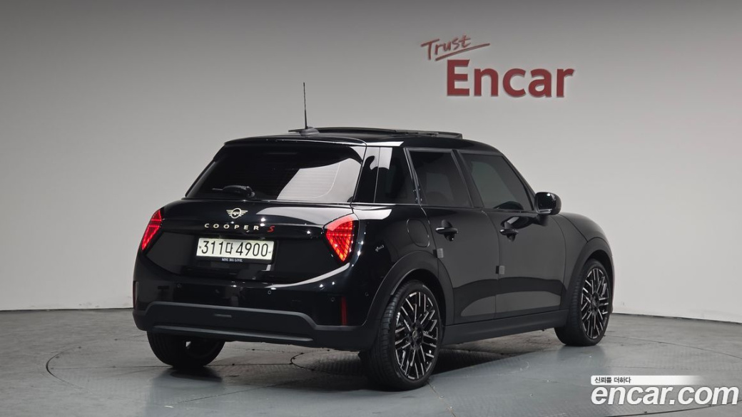 Mini Cooper 5 Door Favoured, 2025