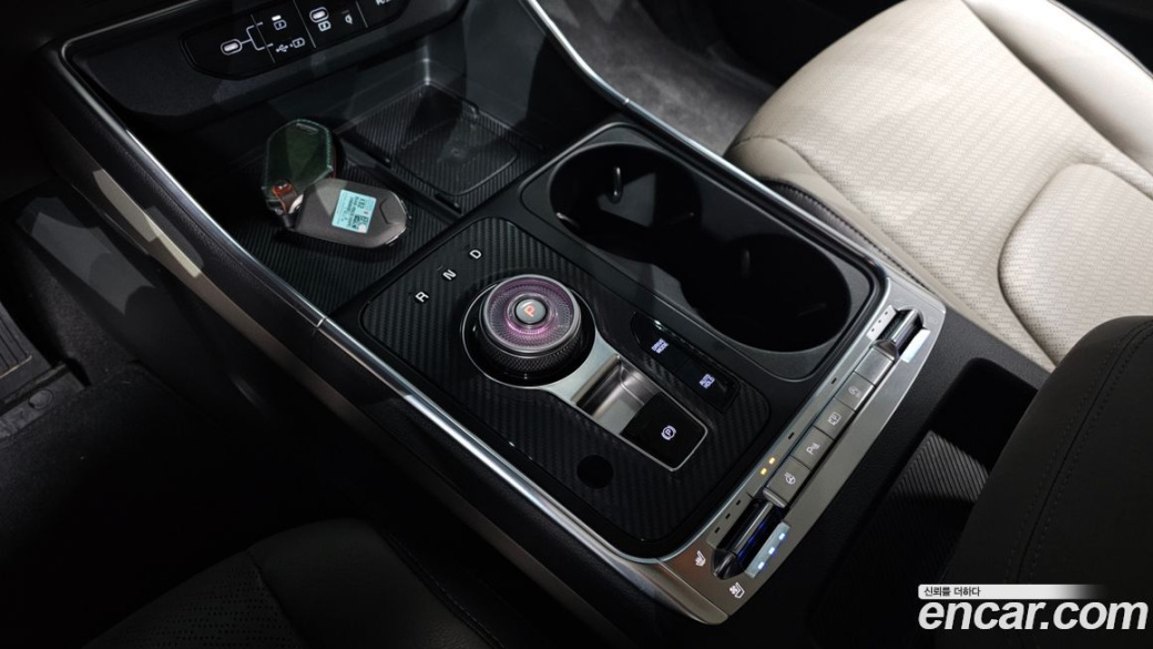 Kia Carnival 7-Seater Outdoor, 2025