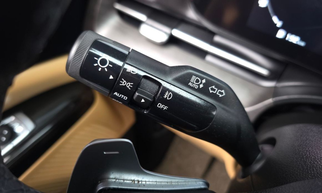 Kia Carnival 7-Seater Signature, 2023