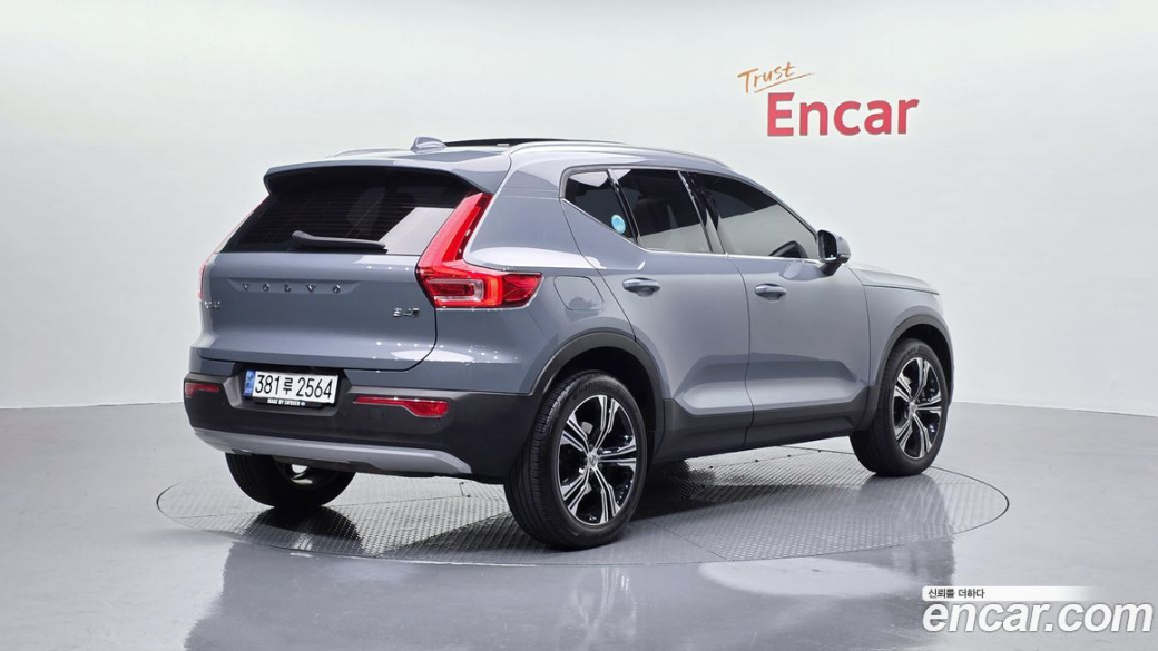 Volvo XC40 B4 Inscription, 2022