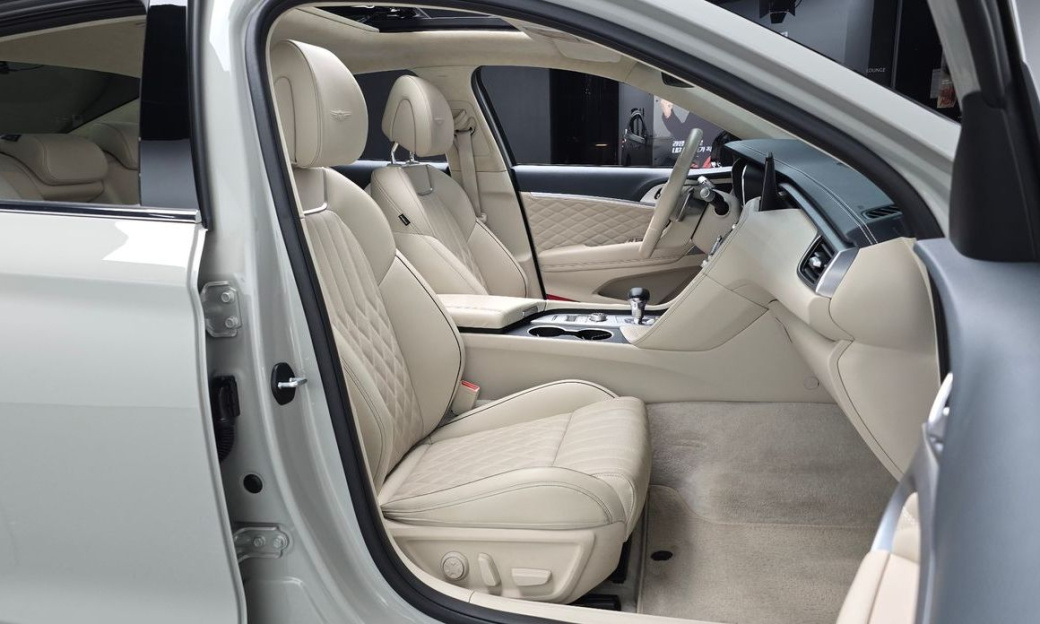 Genesis G70 Gasoline 2.5T 4WD, 2024