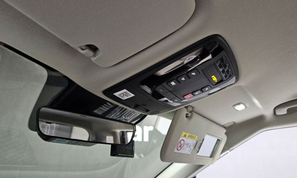 Kia Carnival 9-Seater Prestige, 2025