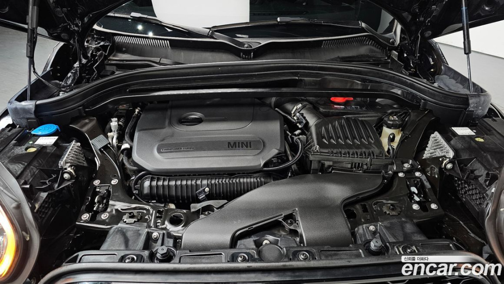 Mini Countryman ALL4 Classic Launch Pack, 2023
