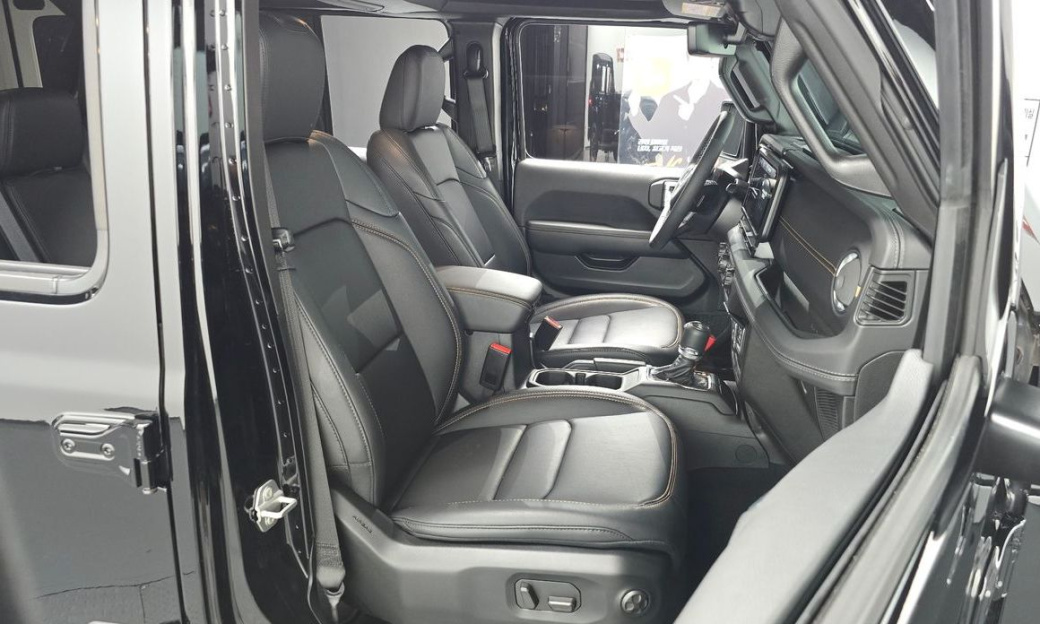 Jeep Wrangler 2.0 Sahara Power Top 4Door, 2025