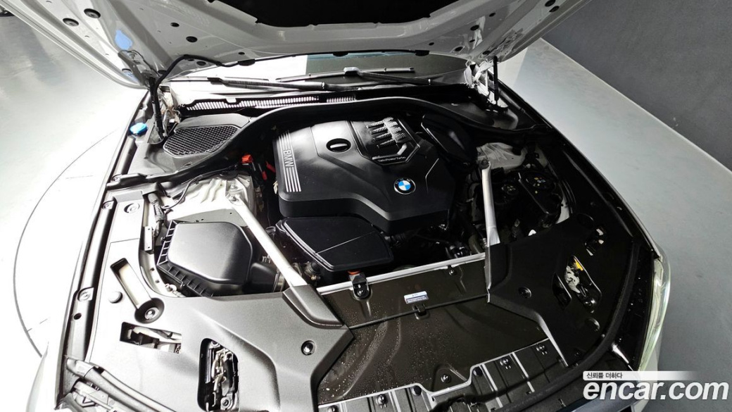BMW 5-Series 520i M Sport, 2023