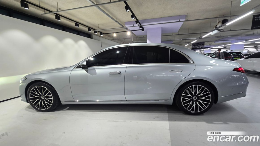 Mercedes-Benz S-Class S580L 4MATIC, 2025