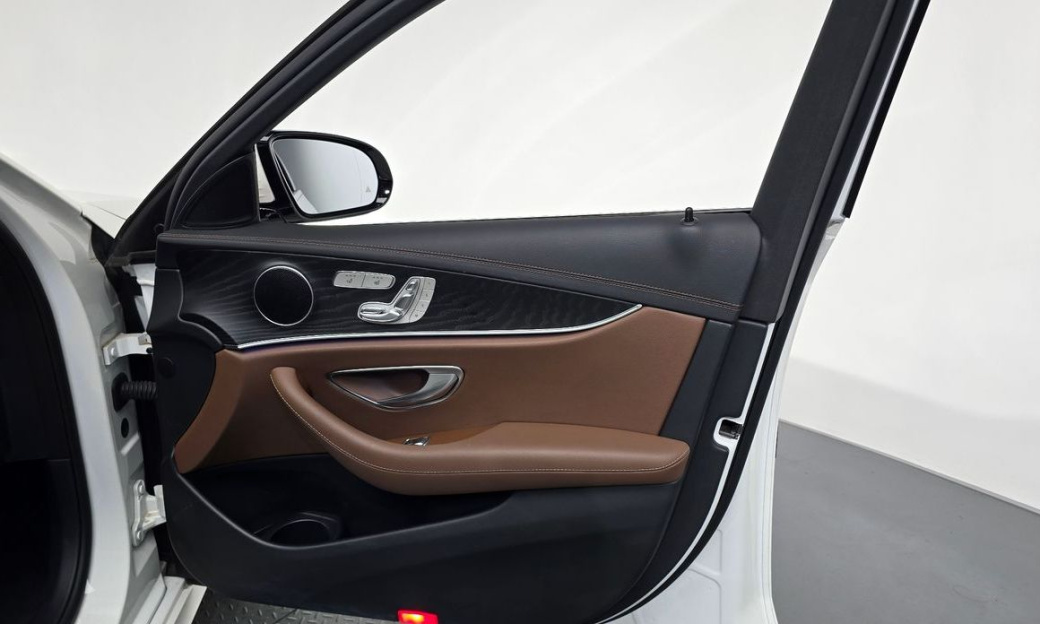 Mercedes-Benz E-Class E250 AMG Line, 2023