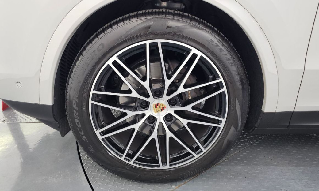 Porsche Cayenne 3.0, 2024