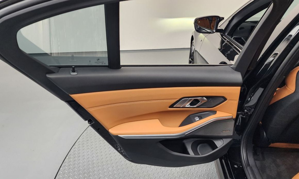 BMW 3-Series M340i Pro, 2024