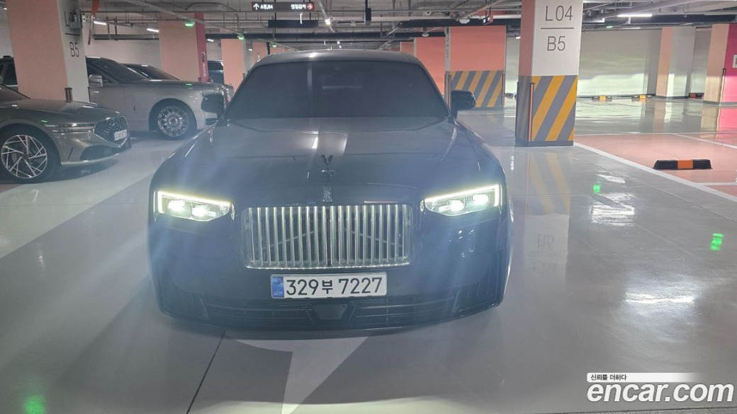 Rolls-Royce Ghost 6.7 V12 Black Badge, 2026