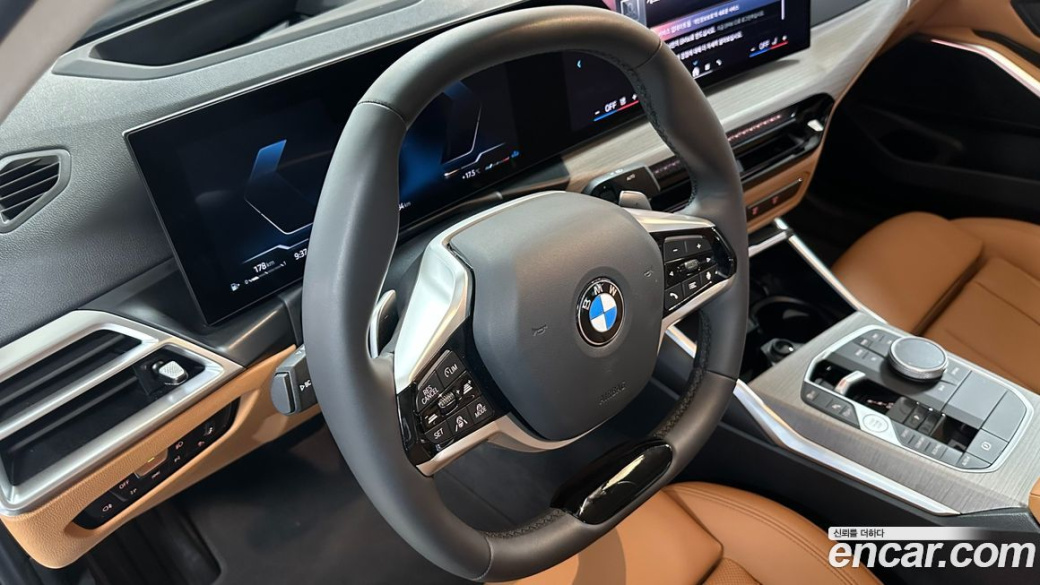 BMW 3-Series 320i, 2025