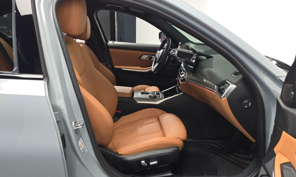BMW 3-Series 320i M Sport, 2023