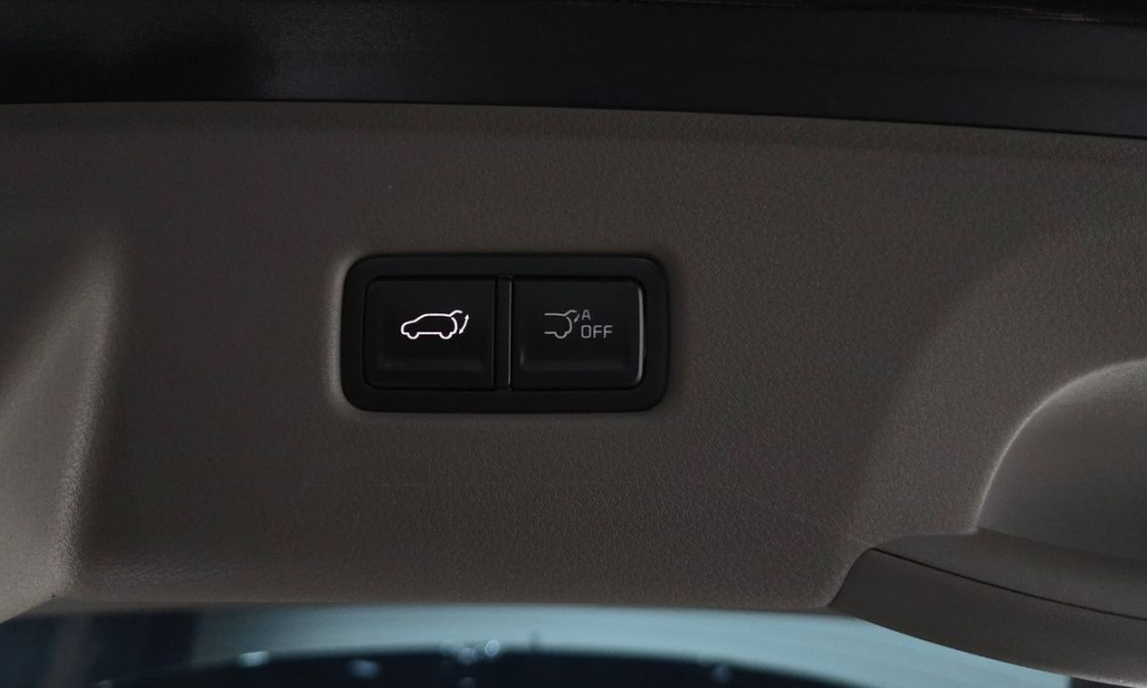 Kia Carnival 9-Seater Gravity, 2025