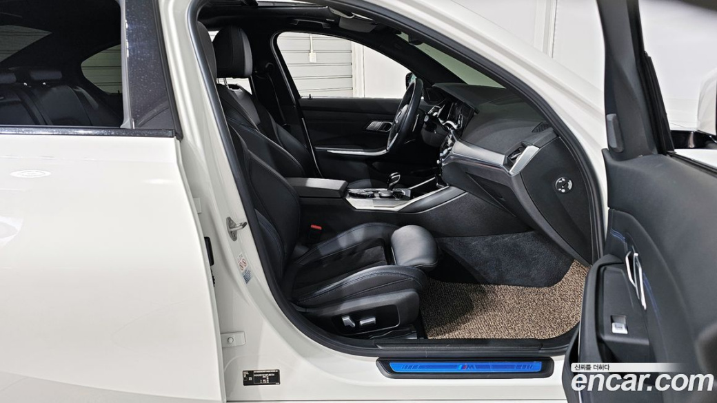BMW 3-Series 320i M Sport, 2022