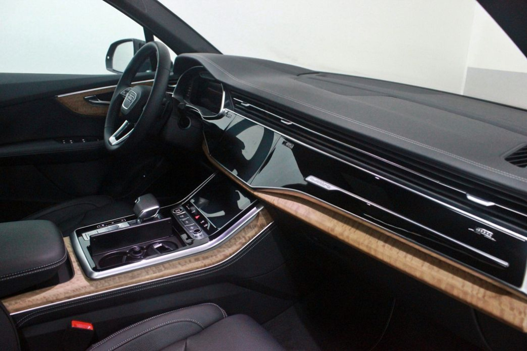 Audi Q7 55 TFSI Quattro, 2025