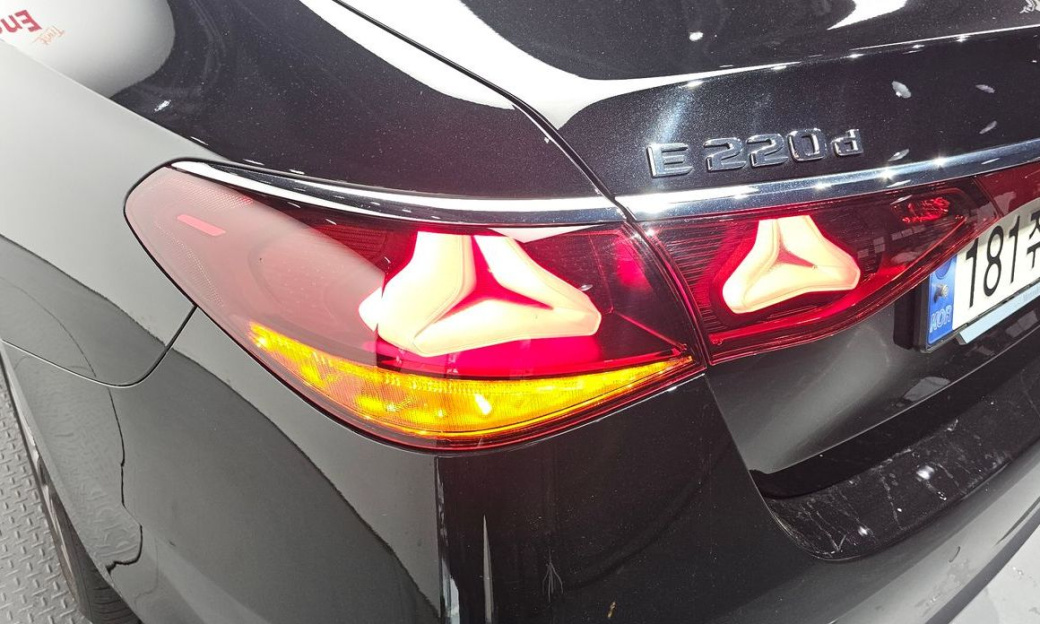 Mercedes-Benz E-Class E220d 4MATIC Exclusive, 2024