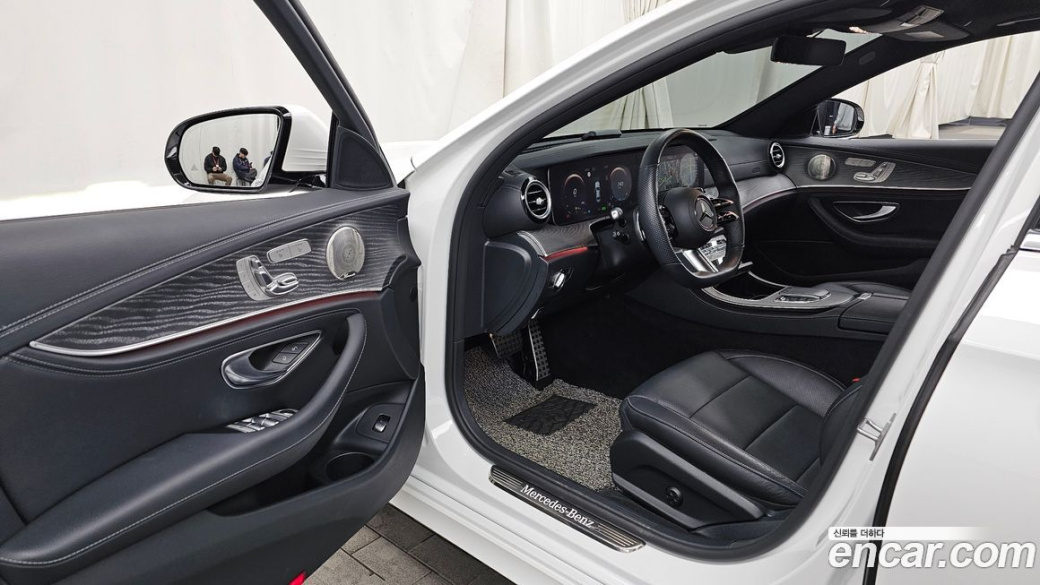 Mercedes-Benz E-Class E350 4MATIC AMG Line, 2022