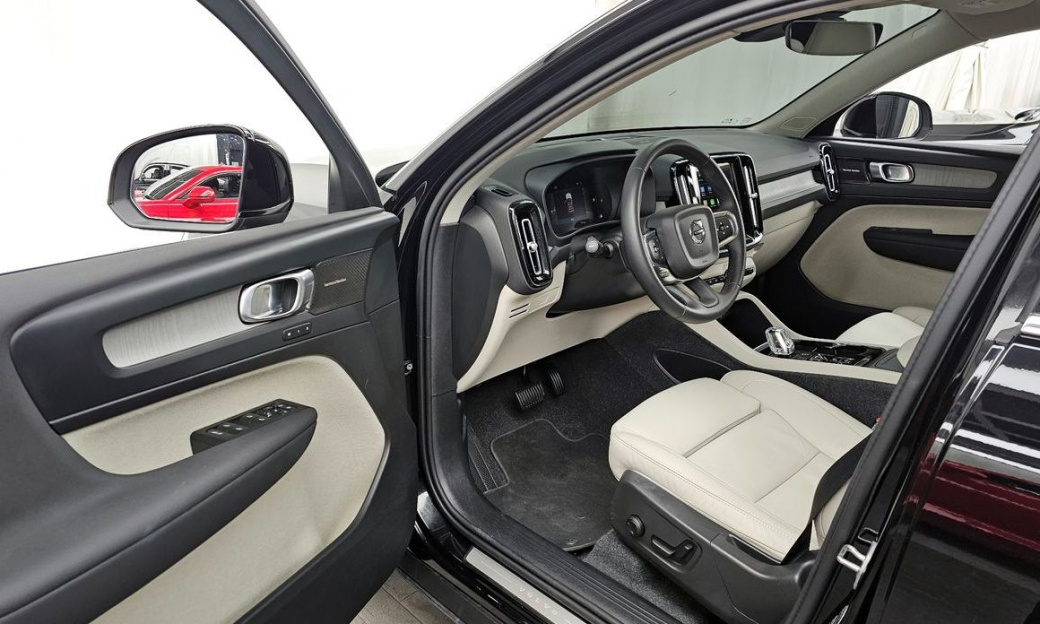 Volvo XC40 B4 Ultimate Bright, 2024