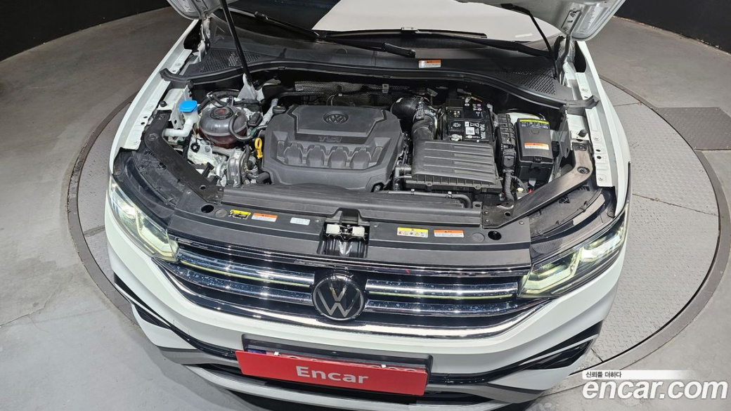 Volkswagen Tiguan 2.0 TSI Prestige, 2024