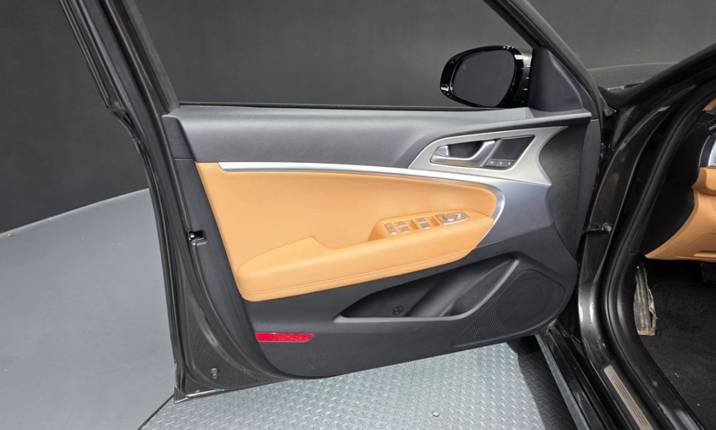Genesis G70 Gasoline 2.5T 2WD, 2024