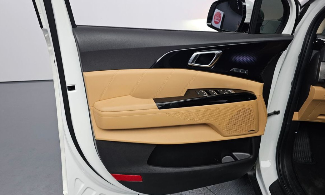 Kia Carnival 9-Seater Signature, 2023