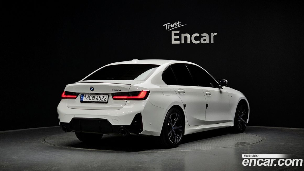 BMW 3-Series 320i M Sport, 2024