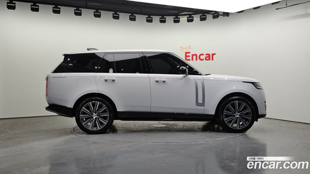 Land Rover Range Rover P530 Autobiography, 2024