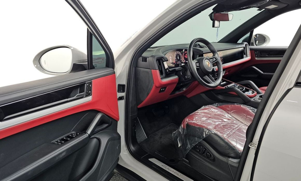 Porsche Cayenne 3.0, 2024