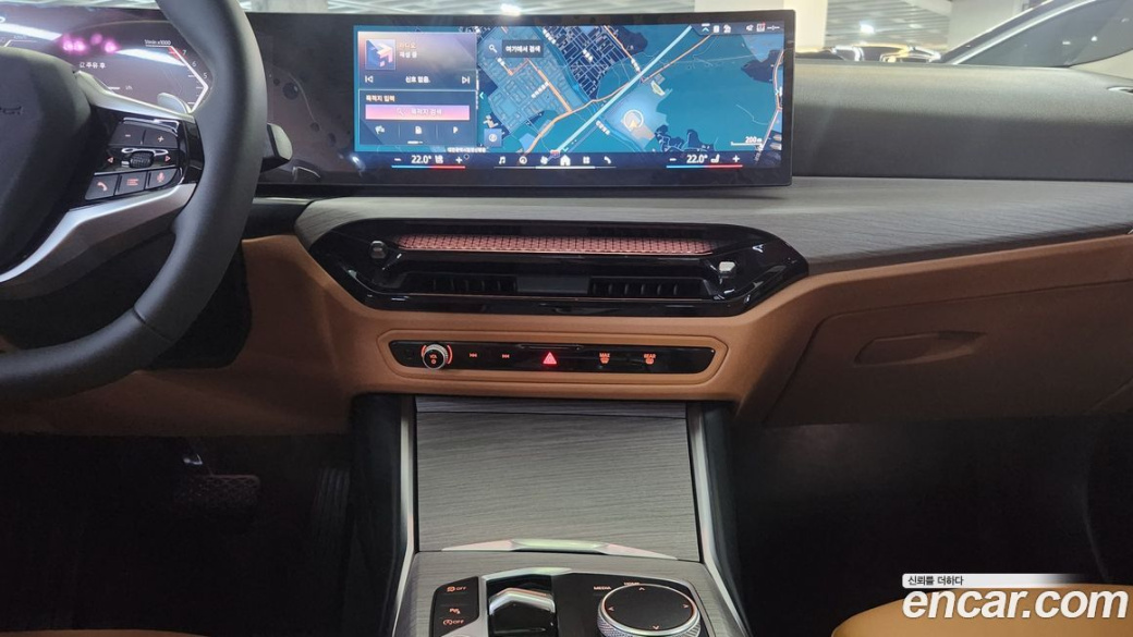 BMW 3-Series 320i, 2025