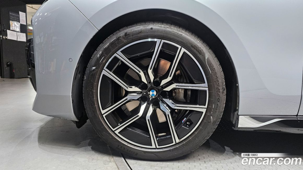 BMW 7-Series 740i sDrive M Sport, 2023
