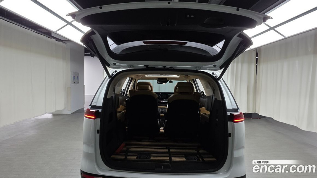 Kia Carnival 7-Seater Signature, 2021