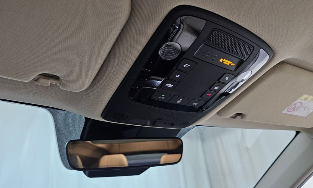 Kia Carnival 7-Seater Hi-Limousine, 2022