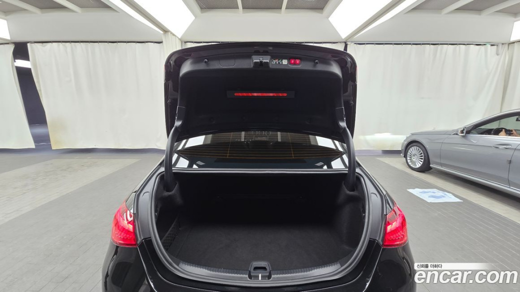 Mercedes-Benz C-Class C200 AMG Line, 2024