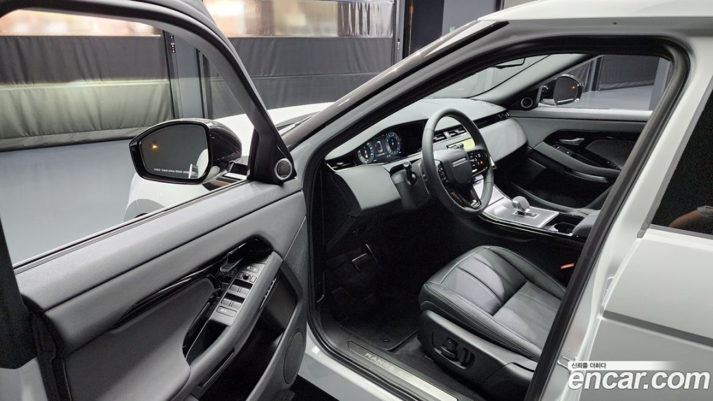 Land Rover Range Rover Evoque P250 Dynamic SE, 2024