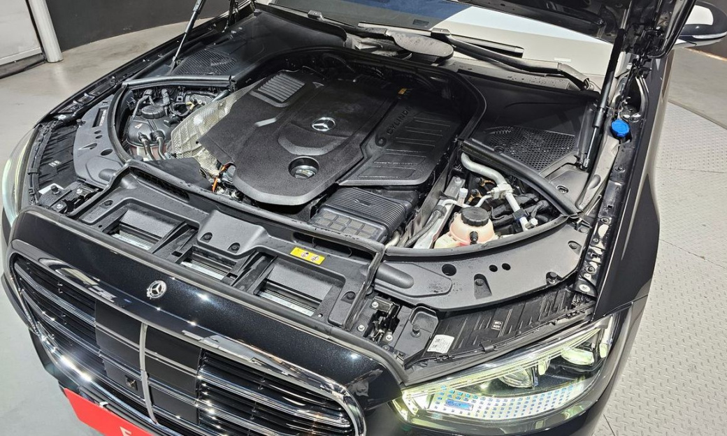 Mercedes-Benz S-Class S350 d 4MATIC, 2025