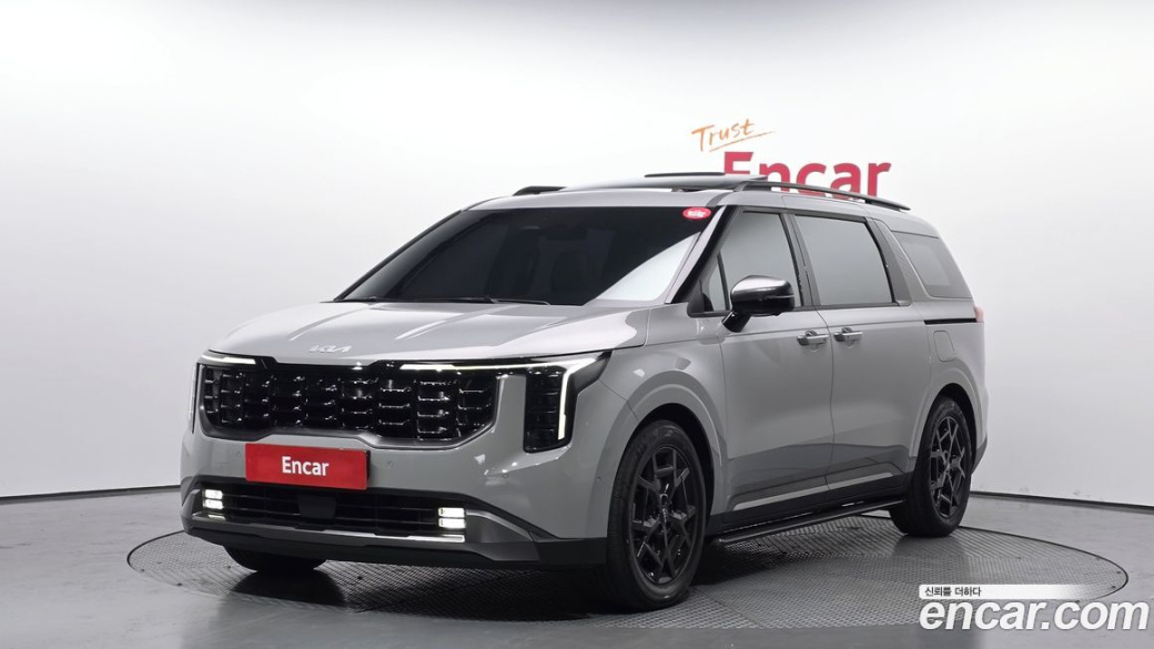 Kia Carnival 9-Seater Gravity, 2025