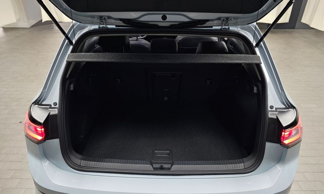 Volkswagen Golf 2.0 TDI Prestige, 2025