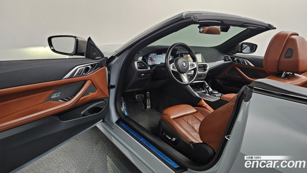 BMW 4-Series M440i xDrive Convertible, 2023