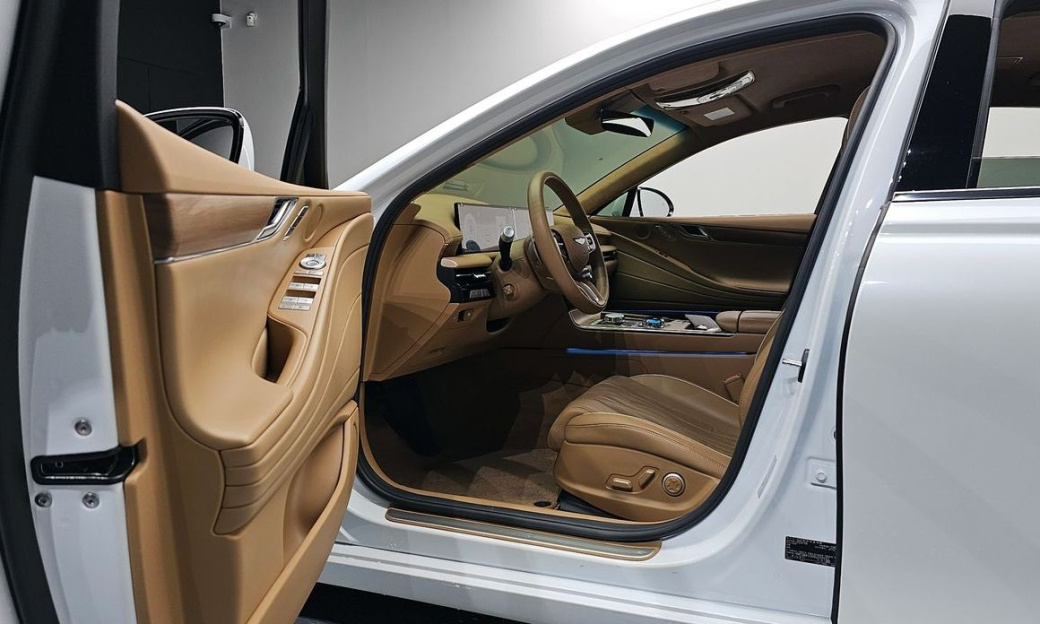 Genesis G80 Gasoline 2.5 Turbo AWD, 2025