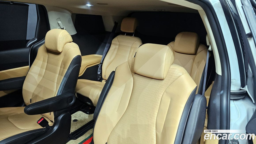Kia Carnival 9-Seater Signature, 2022