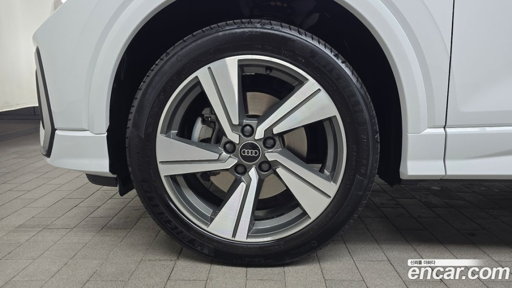 Audi Q2 35 TDI Premium, 2023