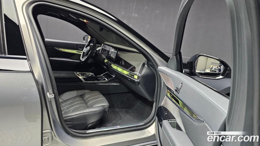 BMW 7-Series 740d xDrive M Sport, 2025