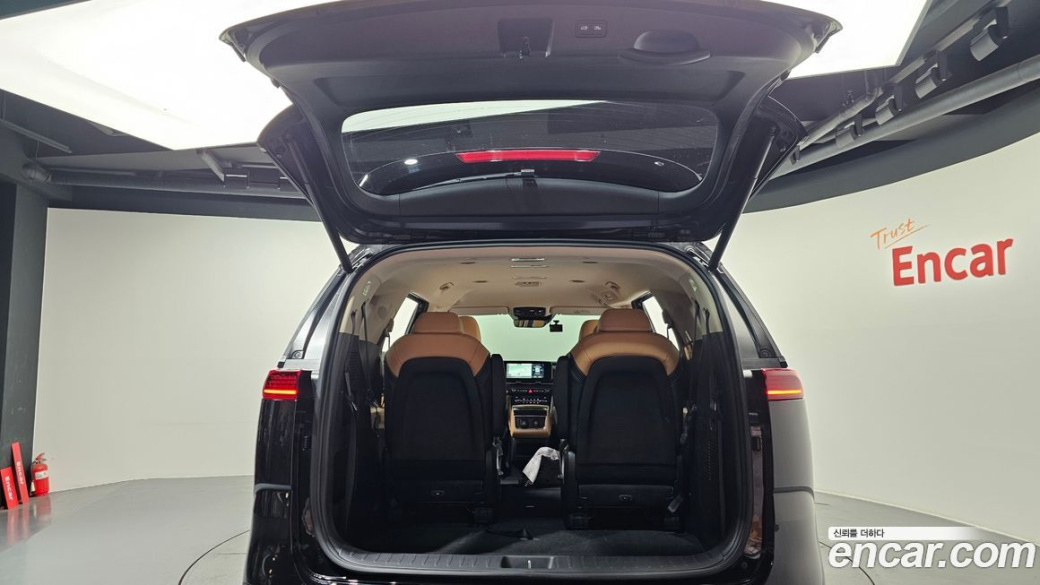Kia Carnival 9-Seater Signature, 2023