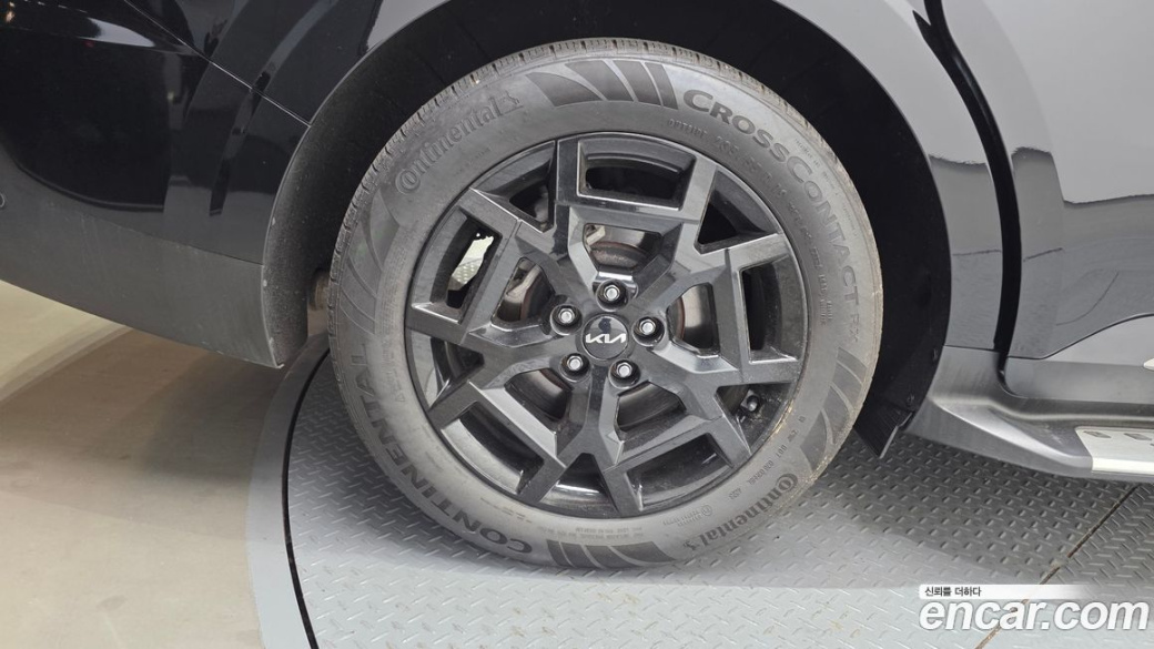 Kia Carnival 7-Seater Gravity, 2024