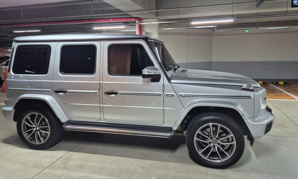 Mercedes-Benz G-Class G450d, 2025