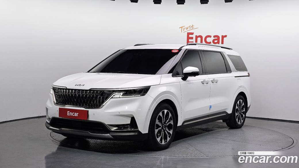 Kia Carnival 7-Seater Signature, 2023