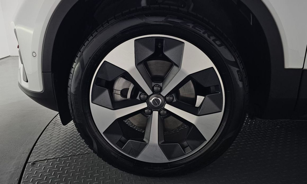 Volvo XC40 B4 Ultimate Bright, 2024
